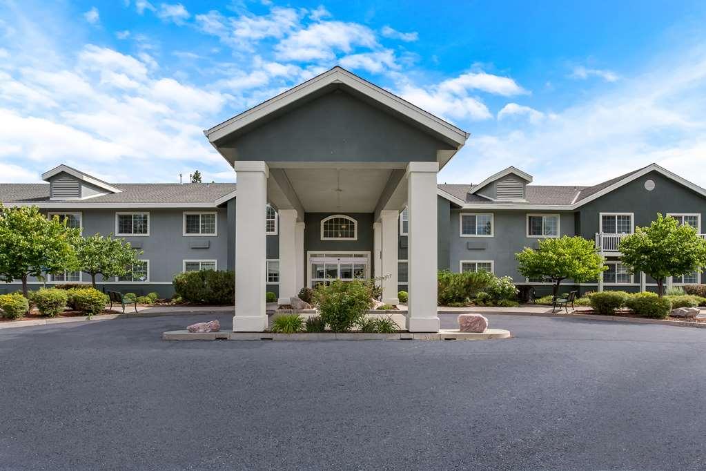 Best Western Rose Quartz Inn Chester Exterior photo
